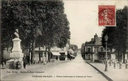 Ak Château du Loir Sarthe, Statue Lemonnier und Avenue de Tours