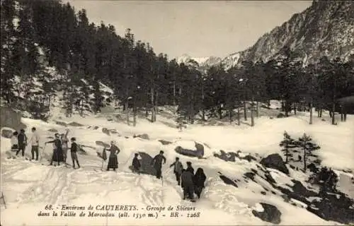 Ak Cauterets Hautes Pyrénées, Groupe de Skieurs dans la Vallee de Marcadau