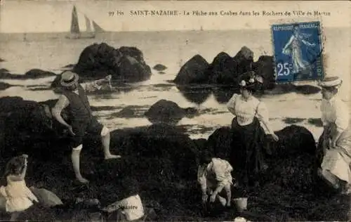 Ak Saint Nazaire Loire Atlantique, La Peche sux crabes dans le Rochers de Ville es maritin