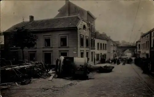 Foto Ak Herzogenrath, ehem. Hauptstraße Ecke Eygelshofener Str., Straßenbahnunfall