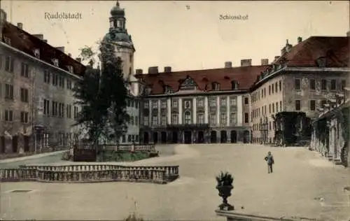 Ak Rudolstadt in Thüringen, Schlosshof