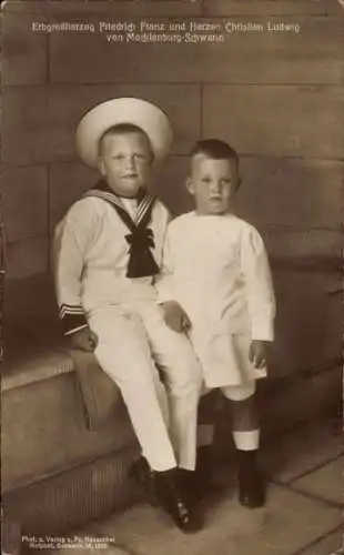 Ak Erbgroßherzog Friedrich Franz, Herzog Christian Ludwig von Mecklenburg Schwerin, Kinderportrait