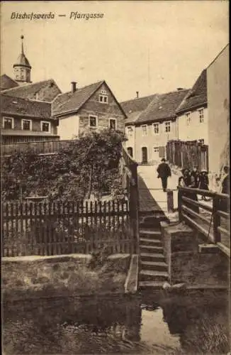 Ak Bischofswerda im Kreis Bautzen, Partie in der Pfarrgasse, Brücke