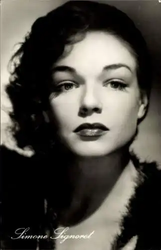 Ak Schauspielerin Simone Signoret, Portrait, Film Die Hexen von Salem