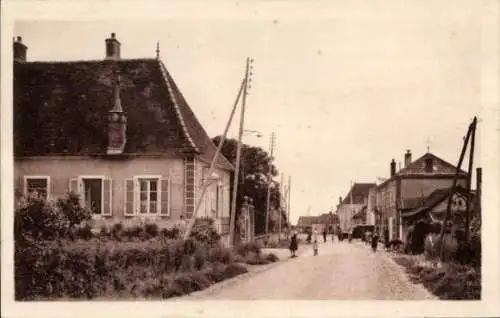 Ak Lessard en Bresse Saône et Loire, Eingang zum Dorf und Post