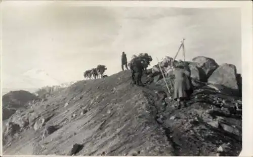 Foto Georgien, Erklimmen des Berges