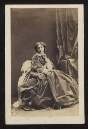 CdV Portrait Prinzessin Feodora zu Leiningen, geb. Fürstin zu Hohenlohe-Langenburg