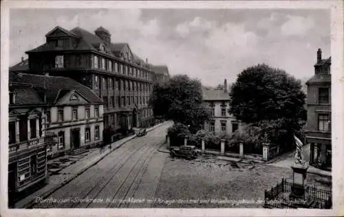 Ak Sterkrade Oberhausen am Rhein, Kleiner Markt, Kriegerdenkmal, Verwaltungsgebäude