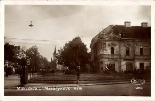 Foto Ak Mukatschewe Mukacevo Munkatsch Ukraine, Masaryk-Platz, Tankstelle