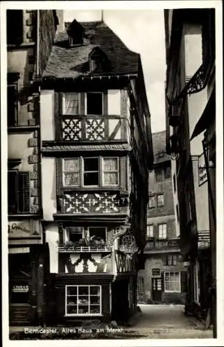 Ak Bernkastel an der Mosel, Altes Haus am Markt