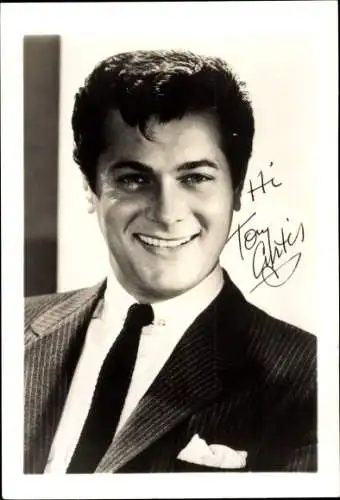 Ak Schauspieler Tony Curtis, Portrait im Anzug, Manche mögen's heiß