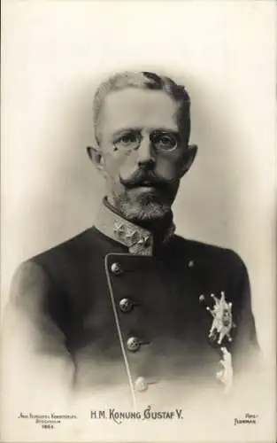 Ak König Gustaf V. von Schweden, Portrait in Uniform, Orden