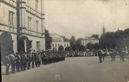 Foto Ak Coburg in Oberfranken, Schützenfest, Schützen mit Gewehren