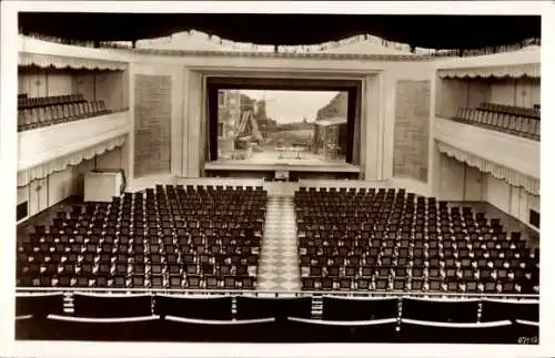 Ak Leuna an der Saale, Gesellschaftshaus Leuna Werke, Theatersaal, Bühne