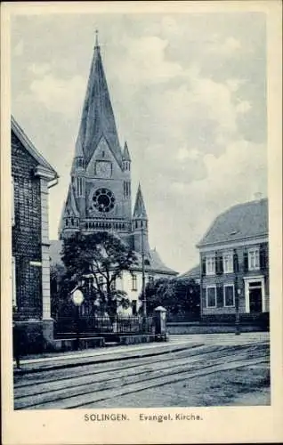 Ak Solingen in Nordrhein Westfalen, Evangelische Kirche, Straßenpartie