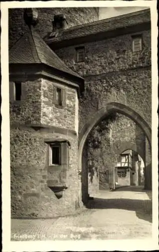 Ak Friedberg in Hessen, Burg, Teilansicht, Torbogen, Fachwerk