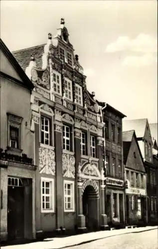 Ak Luckau in der Niederlausitz, Haus im Renaissancestil, Fassade, Giebel