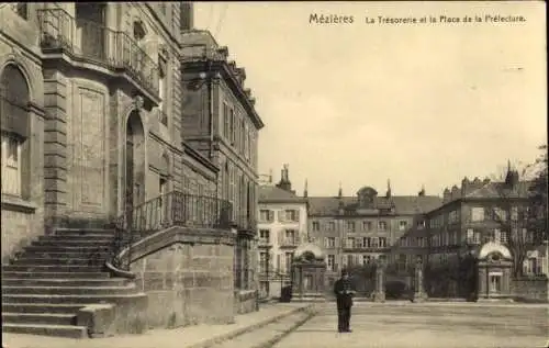 Ak Charleville Mézières Ardennen, La Trésorerie und Place de la Préfecture