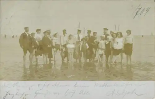 Foto Ak Nordseebad Cuxhaven, Gruppenbild, Watt, Ebbe