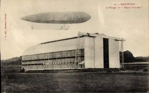 Ak Maubeuge Nord, Zeppelin über dem Hangar Dupuy de Lome