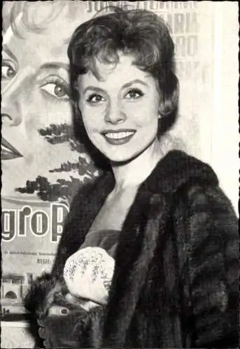 Ak Schauspielerin Sonja Ziemann, Portrait