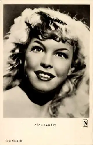 Ak Schauspielerin Cecile Aubry, Portrait, Blond