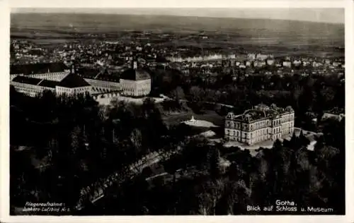 Ak Gotha in Thüringen, Schloss Friedenstein, Museum, Fliegeraufnahme
