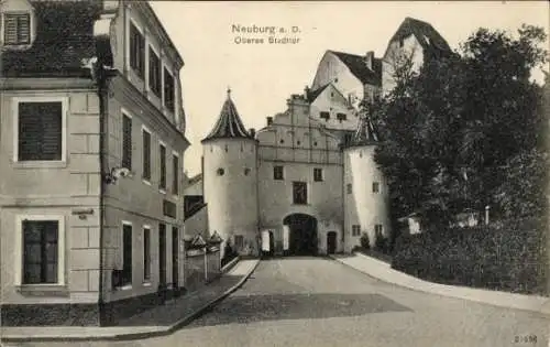 Ak Neuburg an der Donau Oberbayern, oberes Stadttor, Bogen