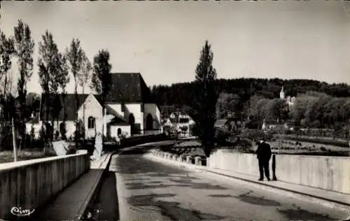 Ak Chissay in Touraine Loir-et-Cher, Brücke über den Cher, Kirche