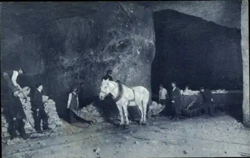 Ak Wieliczka Groß Salze Polen, Bergleute bei der Arbeit