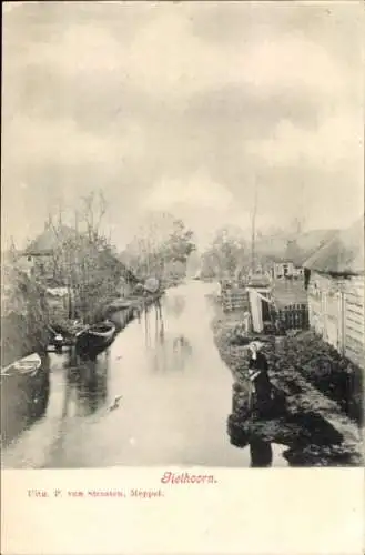 Ak Giethoorn Overijssel Niederlande, Frau am Fluss, Ruderboote