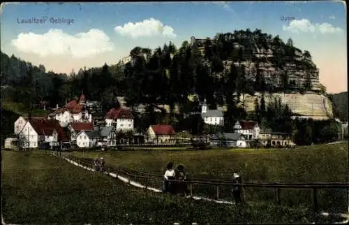 Ak Oybin in Sachsen, Totalansicht vom Ort, Gebirge