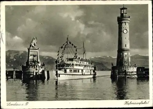 Ak Lindau am Bodensee Schwaben, Hafeneinfahrt, Schiff, Leuchtturm