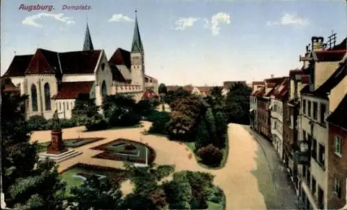 Ak Augsburg in Schwaben, Domplatz, Denkmal