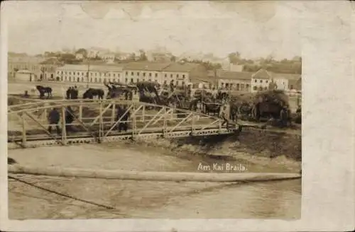 Ak Brăila Rumänien, Kai, Fluss, Brücke, Heutransport, Soldaten