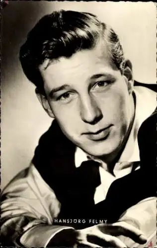 Ak Schauspieler Hansjörg Felmy in Haie und Kleine Fische