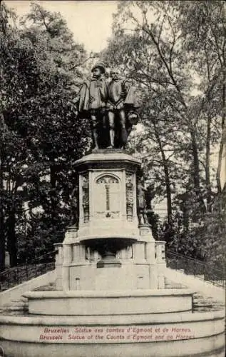 Ak Bruxelles Brüssel, Statue des comtes d'Egmont et de Hornes