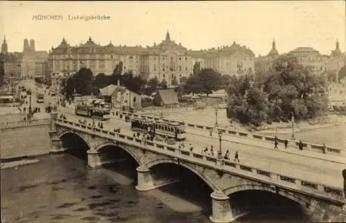 Ak München, Ludwigsbrücke, Straßenbahnen