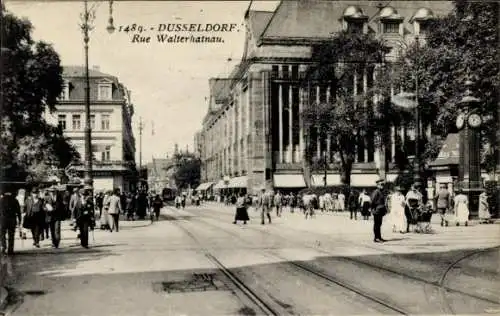 Ak Düsseldorf, Walterhatnau-Straße, Passanten