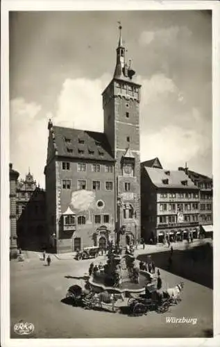 Ak Würzburg am Main Unterfranken, Altes Rathaus, Grafen-Eckardturm, Brunnen