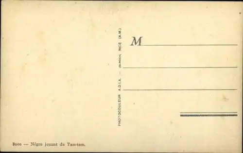 Ak Megro spielt Tam-Tam
