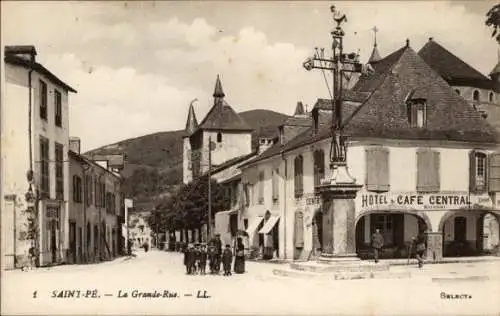 Ak Saint Pe de Bigorre Hautes Pyrénées, La Grande Rue