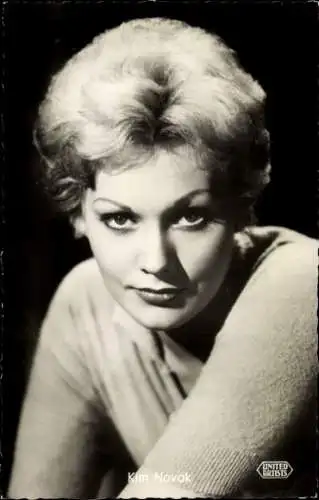 Ak Schauspielerin Kim Novak, Portrait