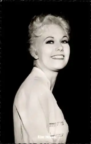 Ak Schauspielerin Kim Novak, Portrait