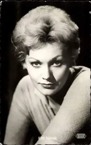 Ak Schauspielerin Kim Novak, Portrait