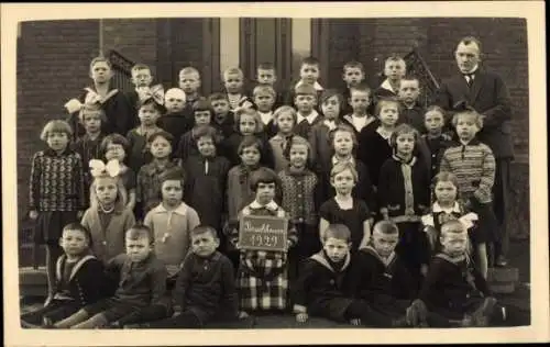 Foto Ak Gruppenbild der Kinder, Schüler, Bruchhausen 1929