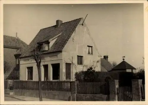 Foto Ak Obersickte Sickte in Niedersachsen, Wohnhaus Obersickte 73, Frau Rose