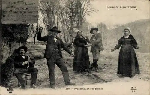 Ak Bourree d'Auvergne, Präsentation der Damen