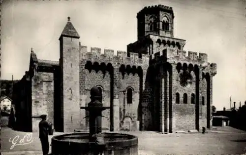 Ak Royat Puy de Dôme Auvergne, Wehrkirche