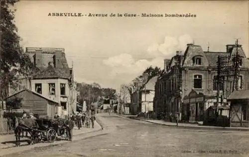 Ak Abbeville Somme, Avenue de la Gare, Maisons bombardees